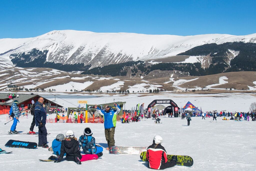 Deejay-Xmasters-winter-tour-2018-prato-nevoso-xmasters-village