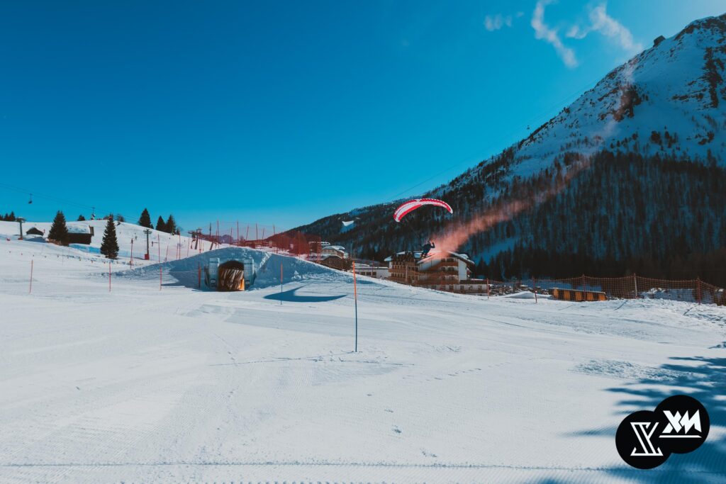 2020_winter_moena_aaron_paragling